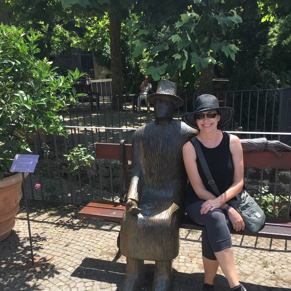 Meet your Posher, Laurie
